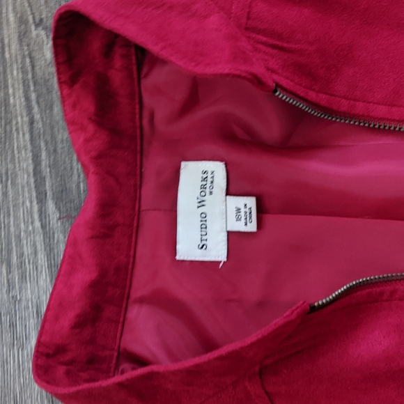 Studio Works Red Jacket - Picture 4 of 9